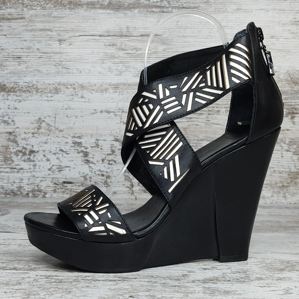 Diane Von Furstenberg Black Cutout Leather Wedge Sandals - Picture 3 of 15